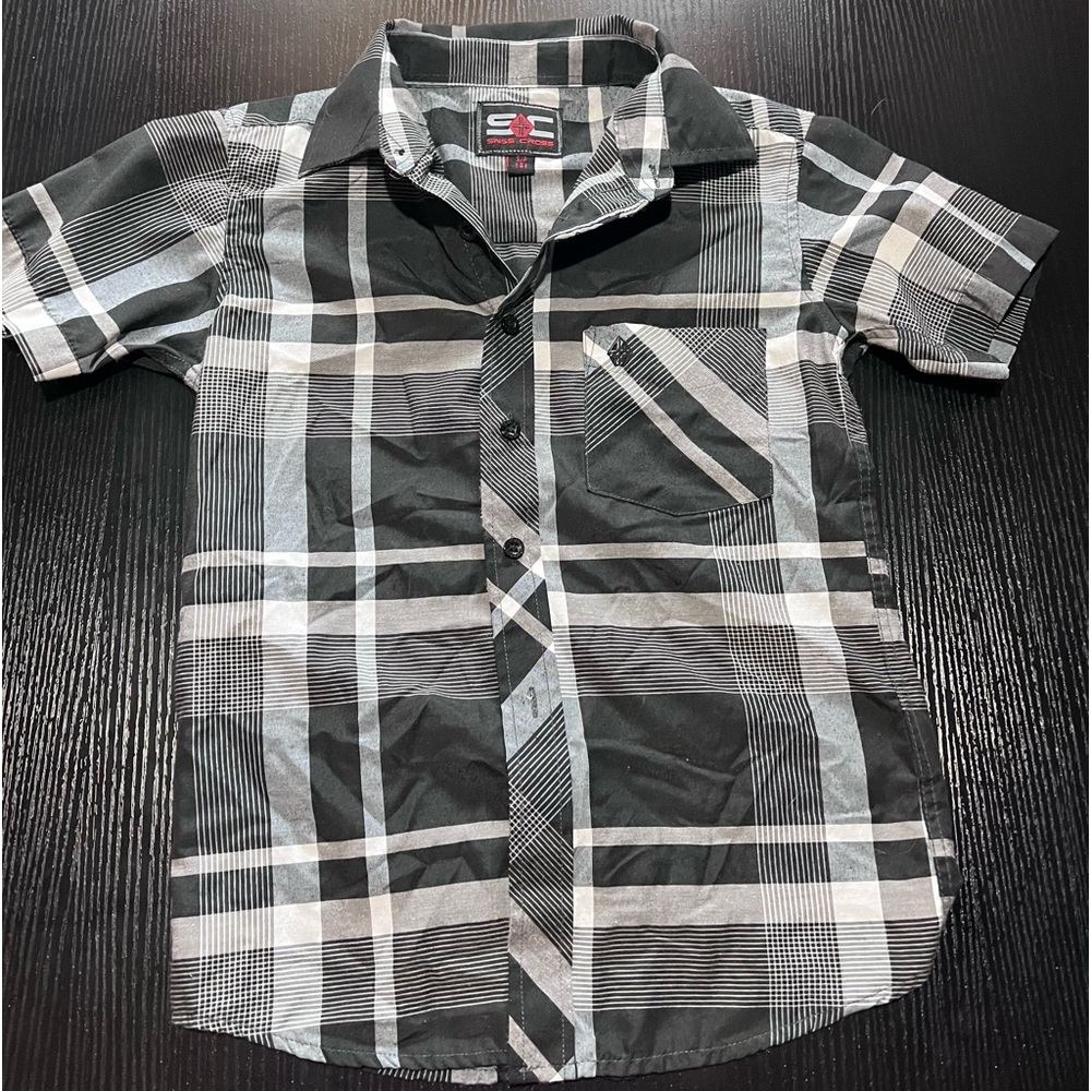 Swiss cross boys flannel button up size small/8, black white and gray.